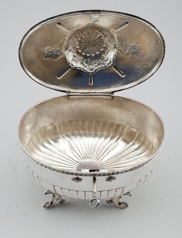 SOCKERSKRIN, silver, Gustaf Fredrik Richter, Stockholm 1831. Vikt ca 537 g.