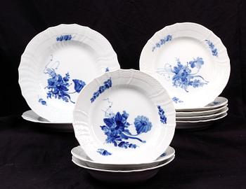 TALLRIKAR, 10 st, porslin, "Blå blomst", Royal Copenhagen, sent 1900-tal.