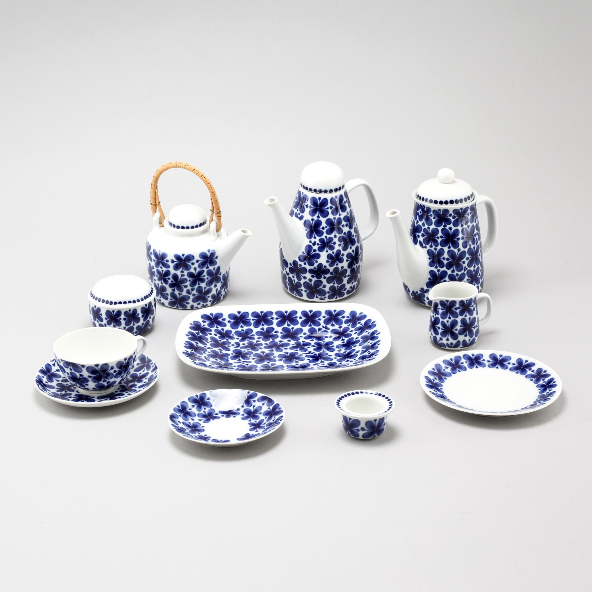 44 pieces of porcelain tableware by Marianne Westman, model "Mon Ami", for Rörstrand, 20th century.