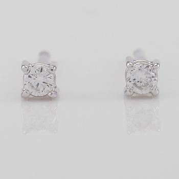 ÖRHÄNGEN, 1 par, 18K vitguld och diamanter tot ca 0.12 ct.
