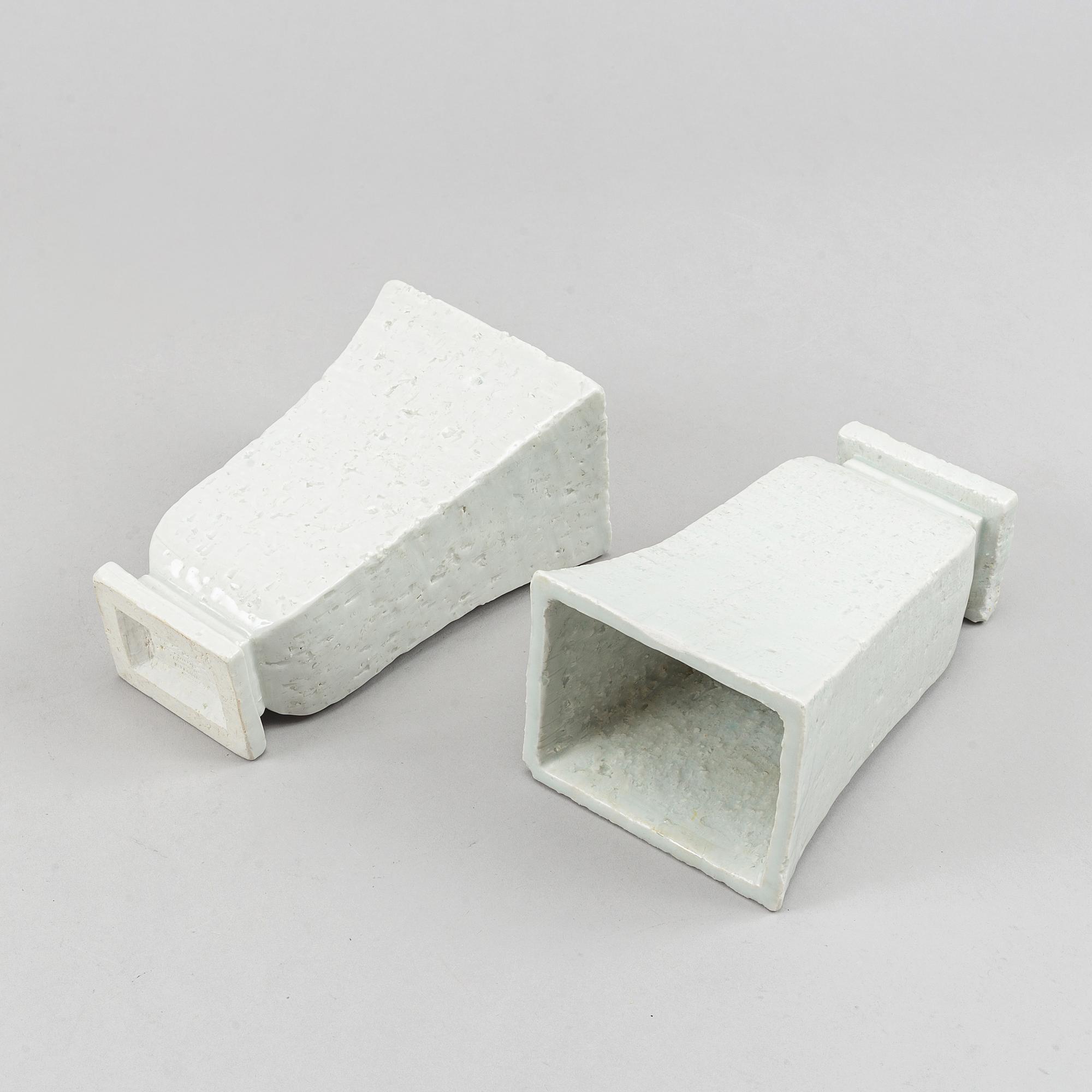 Gunnar Nylund, a pair of two stoneware vases, Röstrand, Sweden.