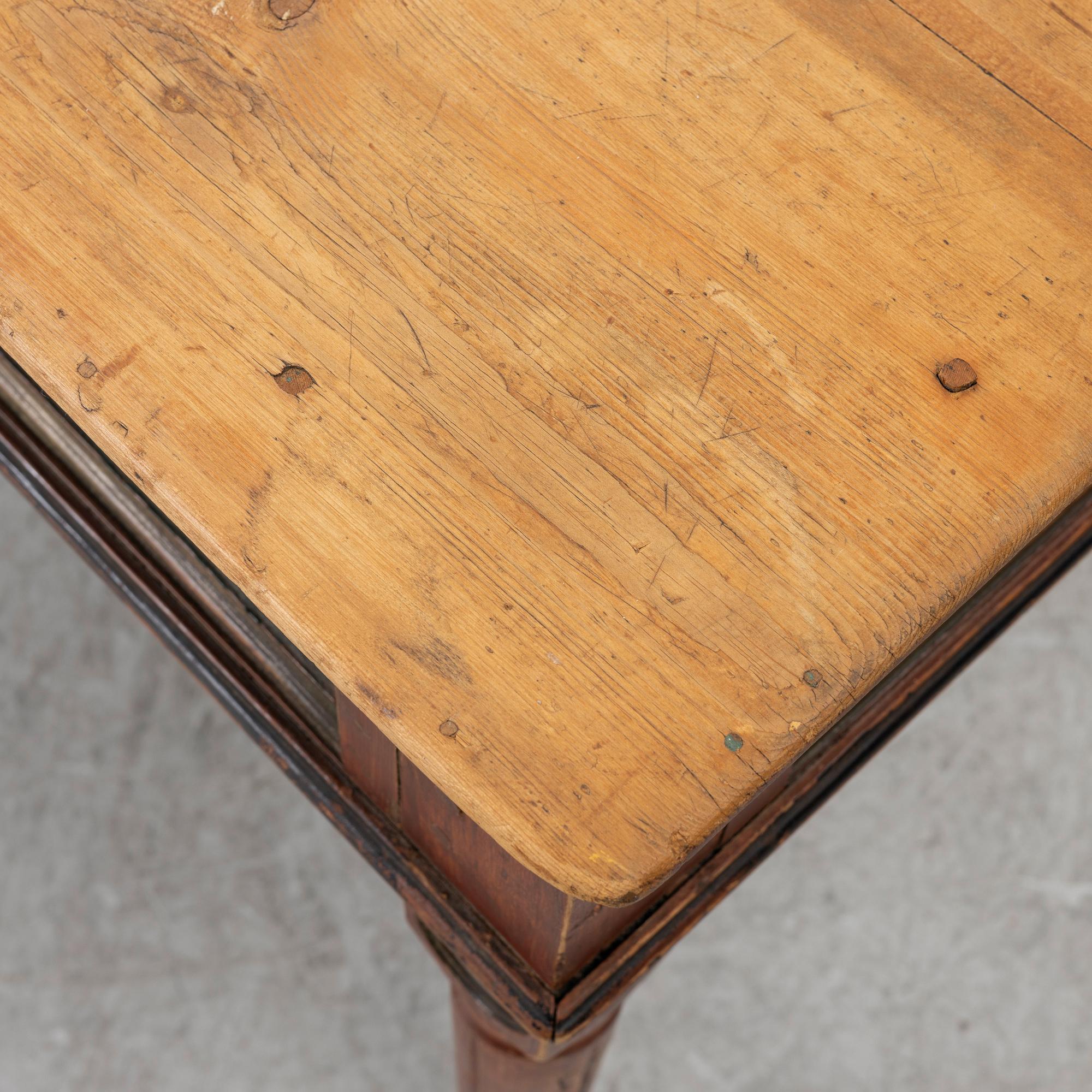 A table, 19th century.