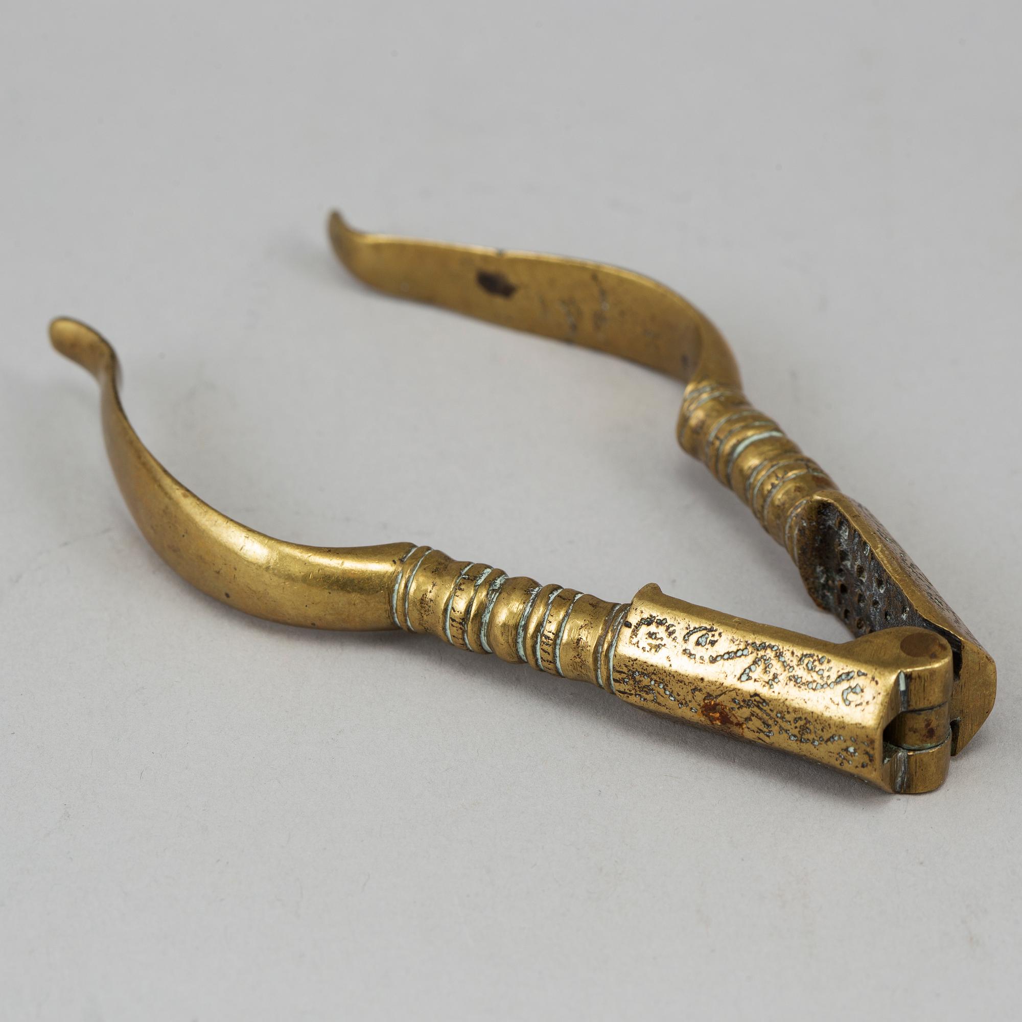 NÖTKNÄPPARE, brons, 1700-tal.