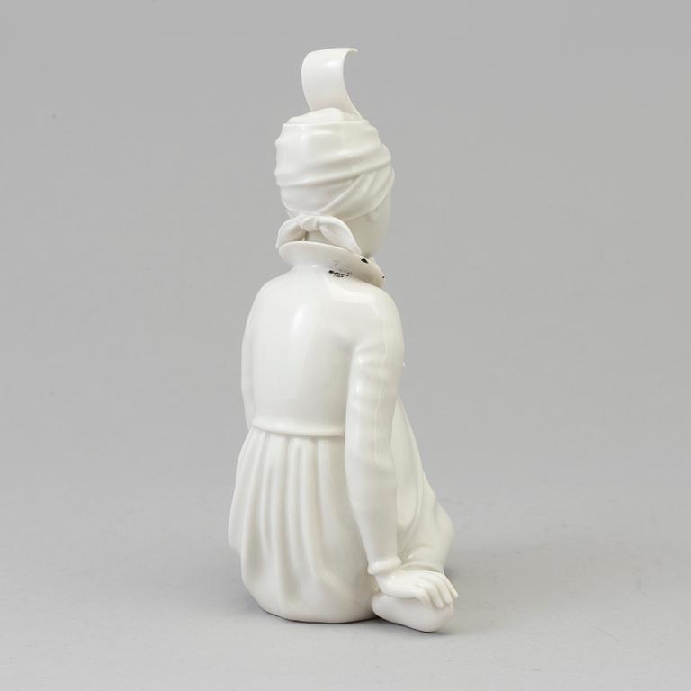 FIGURIN, porslin, "Flickan från Island". Arno Malinowski, Royal Copenhagen, Danmark. 1940-tal.