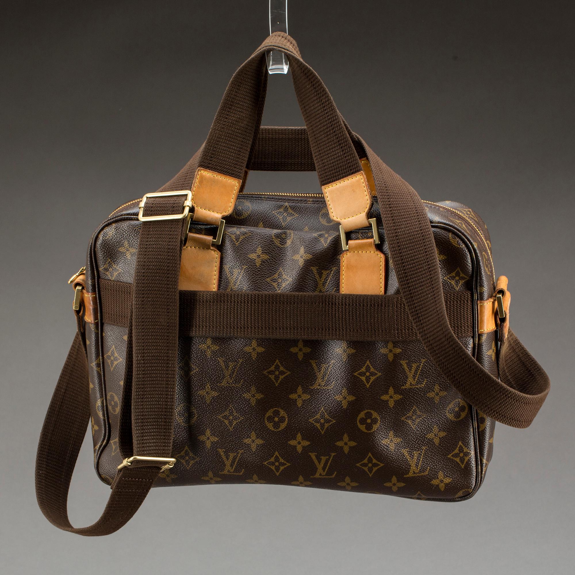 VÄSKA, "Sac Bosphore",  Louis Vuitton.
