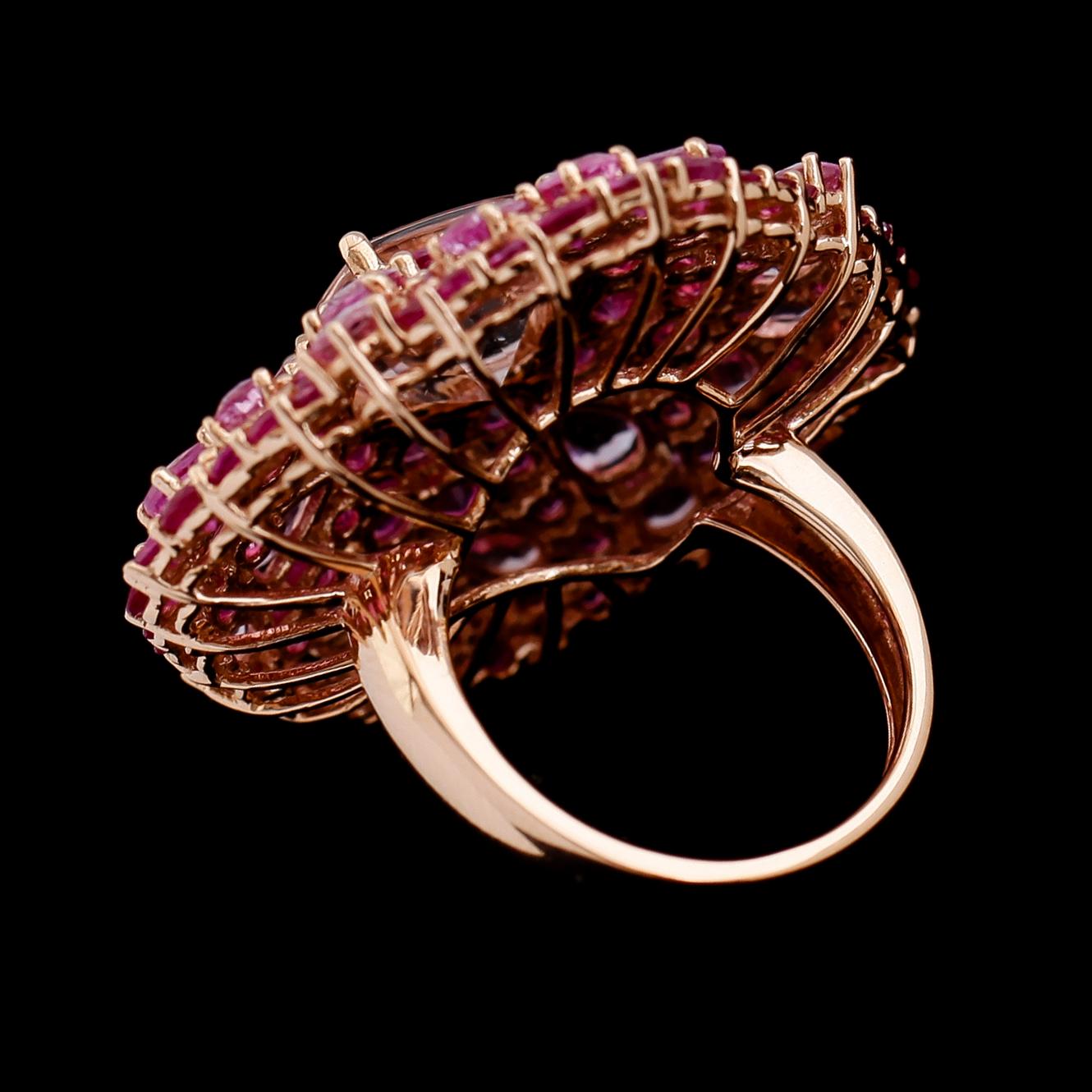 RING, 18 k roséguld, morganiter, rubiner och safirer.