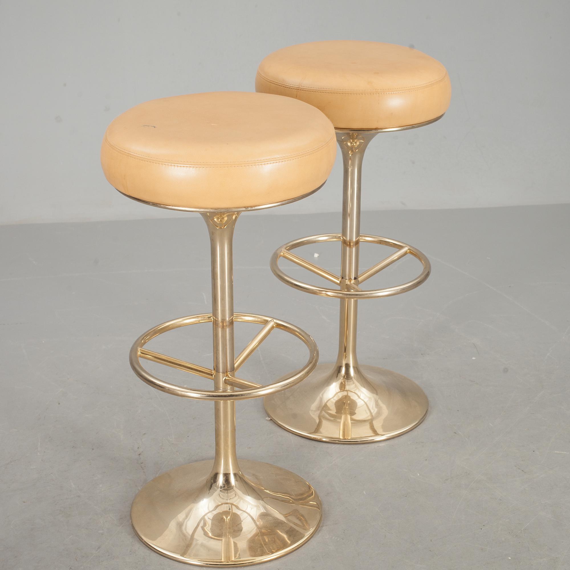 BARSTOLAR, ett par, Johansson design.
