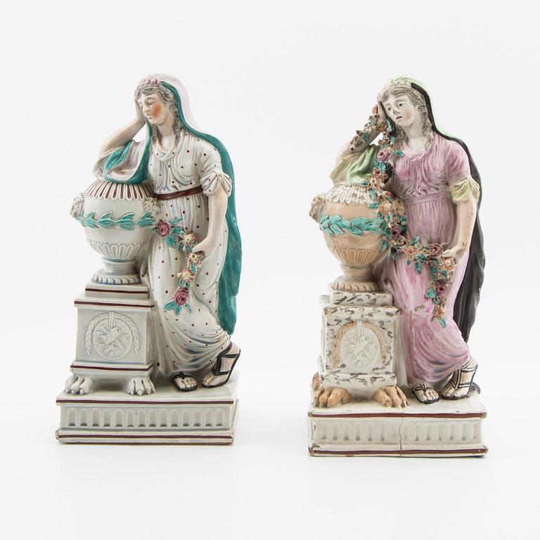 Figuriner, 2 st., "Andromarche before Hector's Ashes", Leeds, 1800-tal.