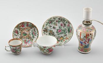 BORDSLAMPA SAMT KOPPAR med fat, 2 st, porslin, Kina, Kanton, 1800-talets mitt.