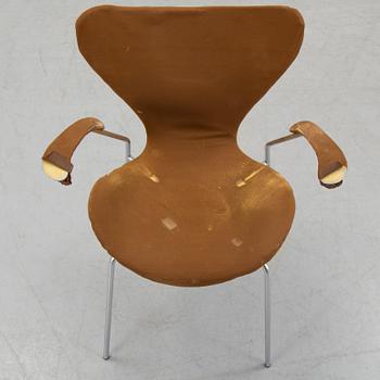 ARNE JACOBSEN, karmstolar, 4 st, "Sjuan" för Fritz Hansen, Danmark, 1971.