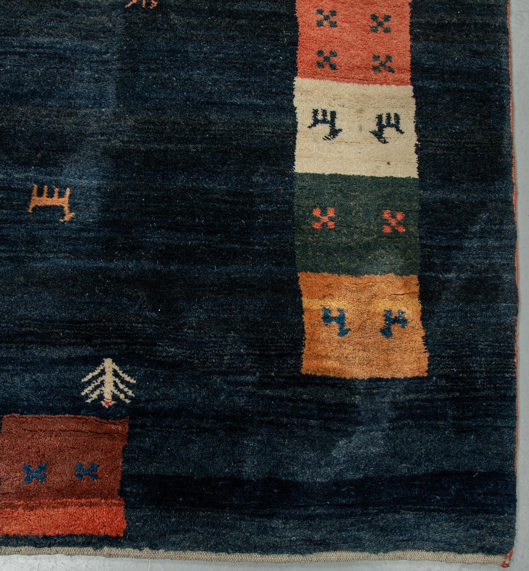 A carpet, oriental, ca 284 x 180 cm.