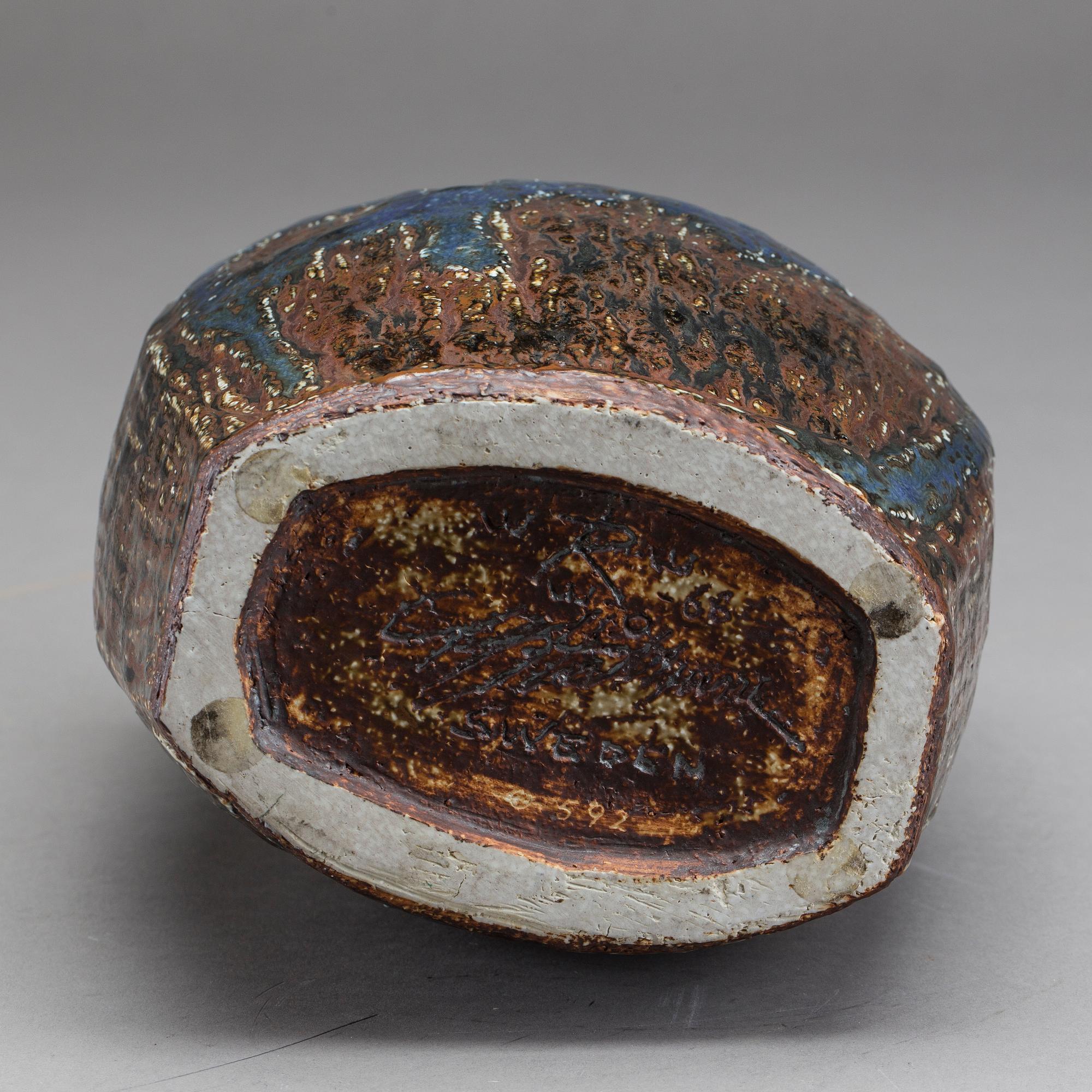 CARL-HARRY STÅLHANE, a signed stoneware vase.