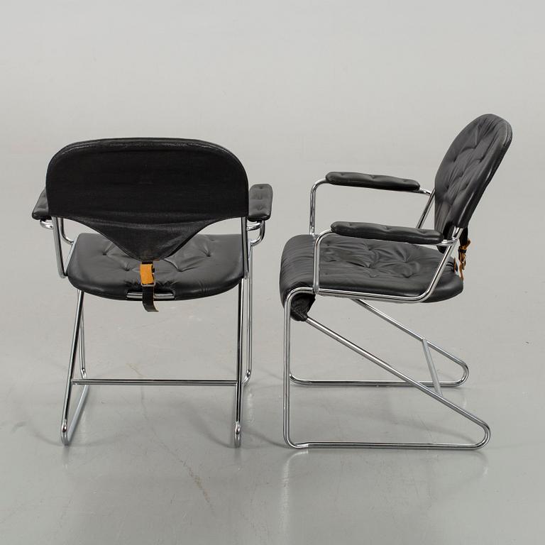 SAM LARSSON, fåtöljer ett par, "Sam" Dux.