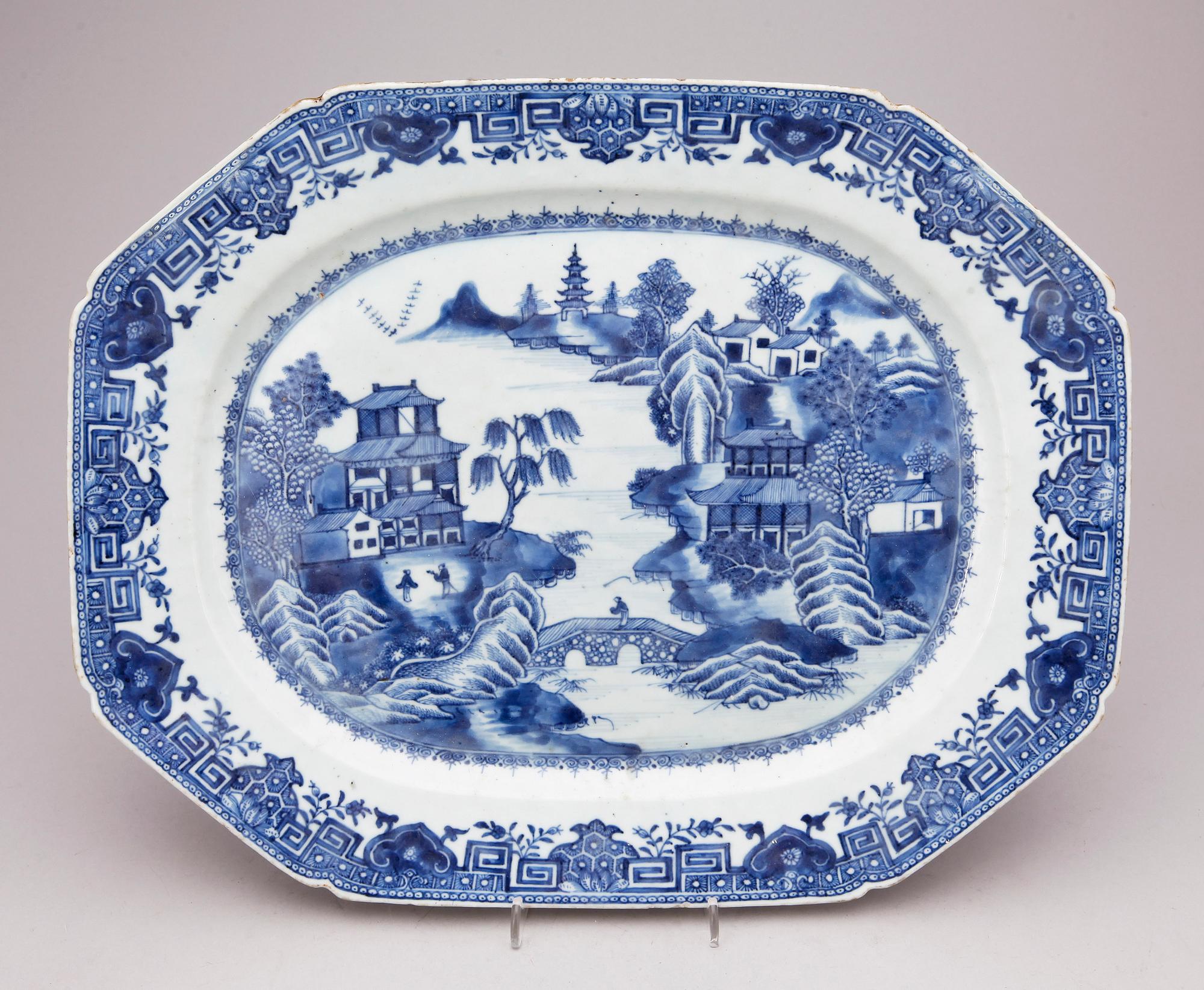 STEKFAT, porslin, Kina, Qing dynastin, Qianlong (1735-96).
