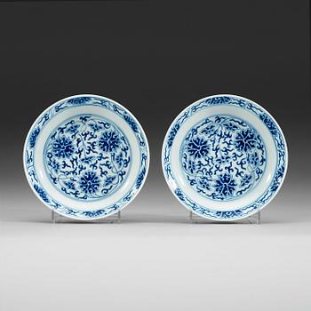 139. A pair of blue and white lotus dishes, Qing dynasty, Guangxu mark and period (1874-1908).