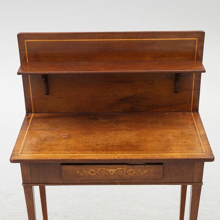 A desk, 19th century.