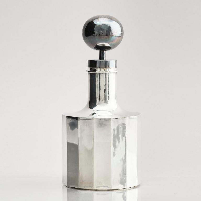 Jan Ante Dahlstedts Silversmedja, a silver decanter with lid, Umeå, Sweden, 1966.