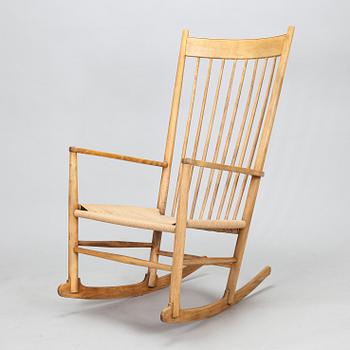 Hans J Wegner, gungstol, "J 16". FDB Möbler, 1900-talets andra hälft.