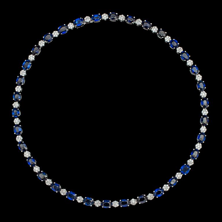 A blue sapphire, tot. 36.50 cts, and brilliant cut diamond necklace, tot. 3.77 cts.