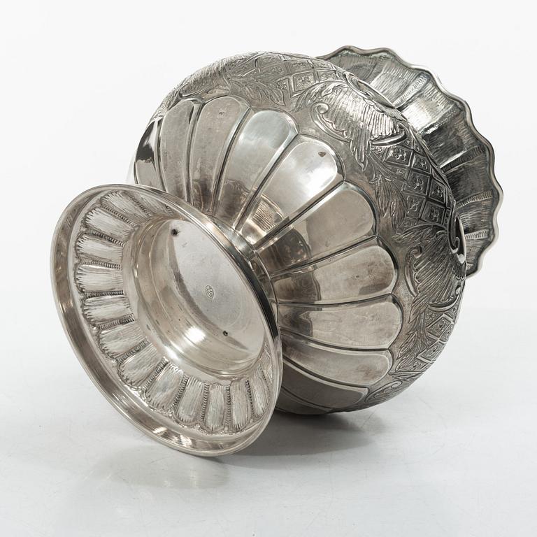 Vase / outer casing, silver, Rococo style, 20th century.