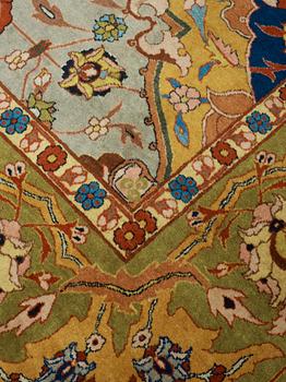 CARPET. Semi-antique Tabriz Petag. 385,5 x 307 cm.