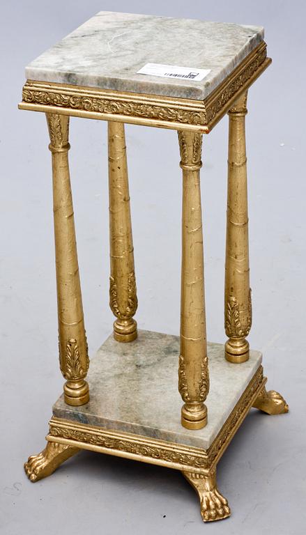 PIEDESTALER, 2 st, empirestil, 1900-talets andra hälft.
