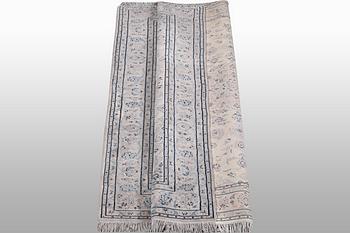 A rug, Nain, part silk, 6 Laa, ca 240 x 165 cm.