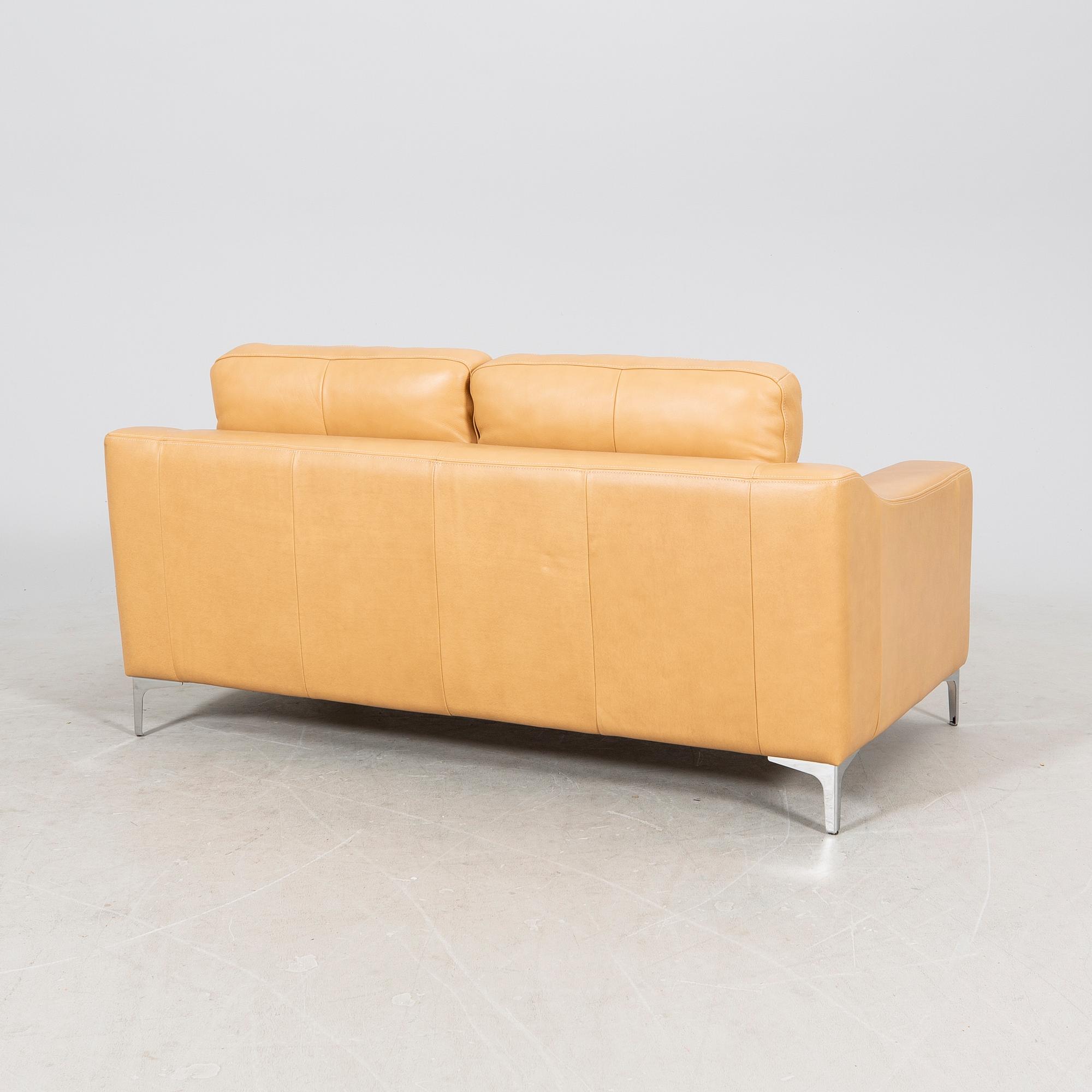 An Italian 21st century leather sofa.