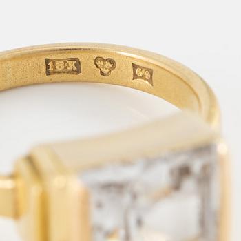Wiwen Nilsson, ring, 18K guld med fasettslipad bergkristall, Lund 1957.