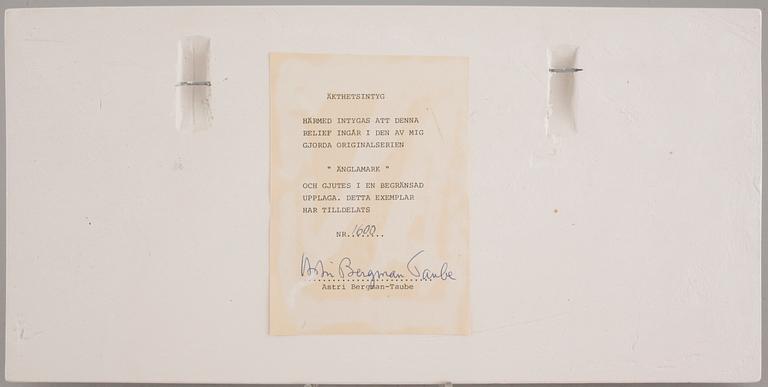 ASTRI BERGMAN-TAUBE, 6 stycken väggreliefer ur serien Änglamark, signerade och numrerade 1600.