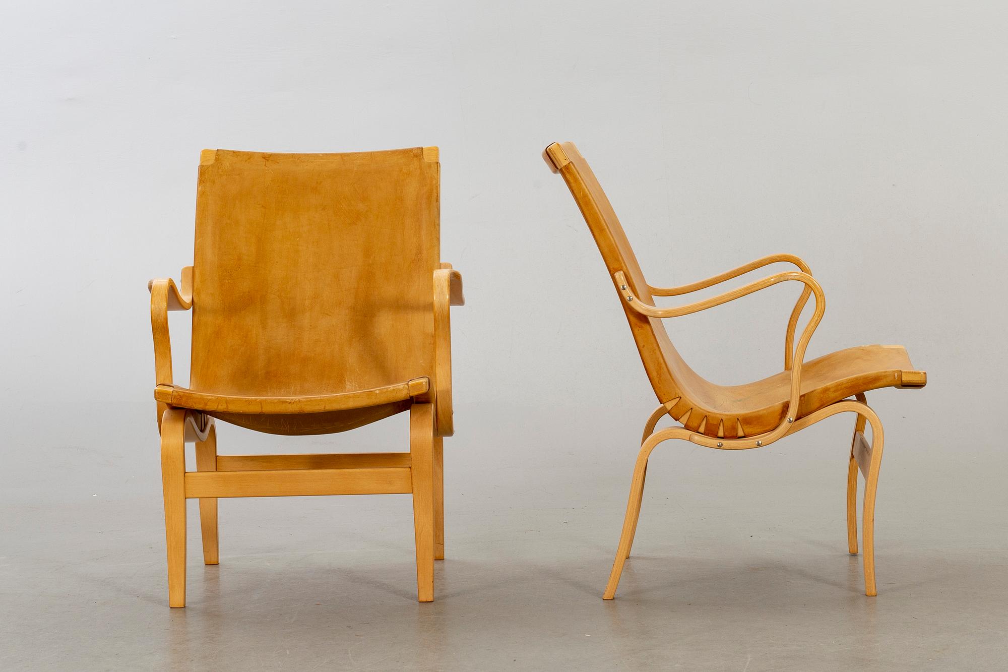 BRUNO MATHSSON, a pair of easy chairs, "Eva".