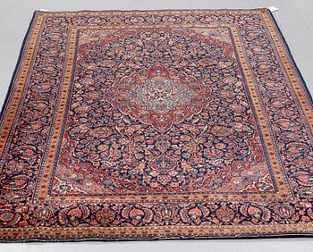MATTO, a semi-antique Kashan, ca 203,5-205,5 x 135-137,5 cm.