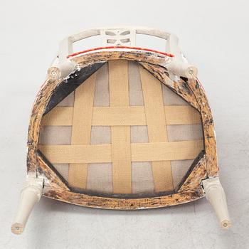 Karmstolar, ett par, gustavianska, omkring år 1800.