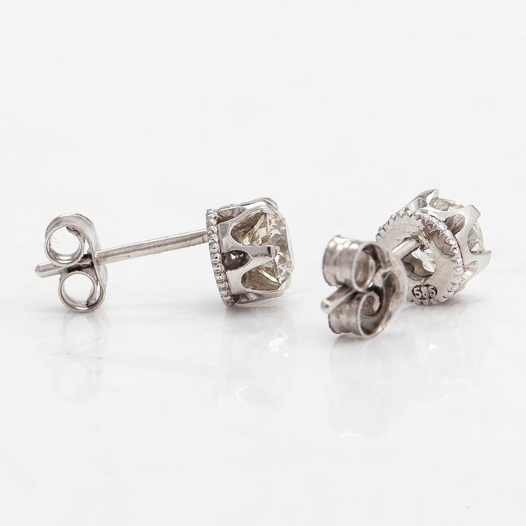 Örhängen, 14K vitguld och diamanter ca 1.00 ct tot. Mikko Laine, Åbo.