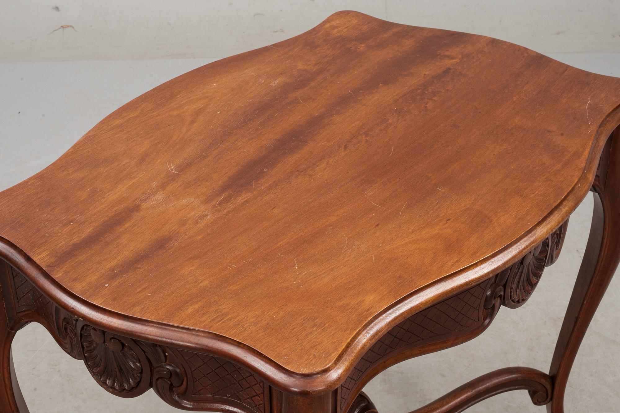 BORD, Louis XV-stil, 1900-talets första hälft.