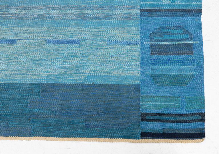 Alice Lund, a carpet, flat weave, c 307 x 250 cm, Alice Lund textiles, signed AL.