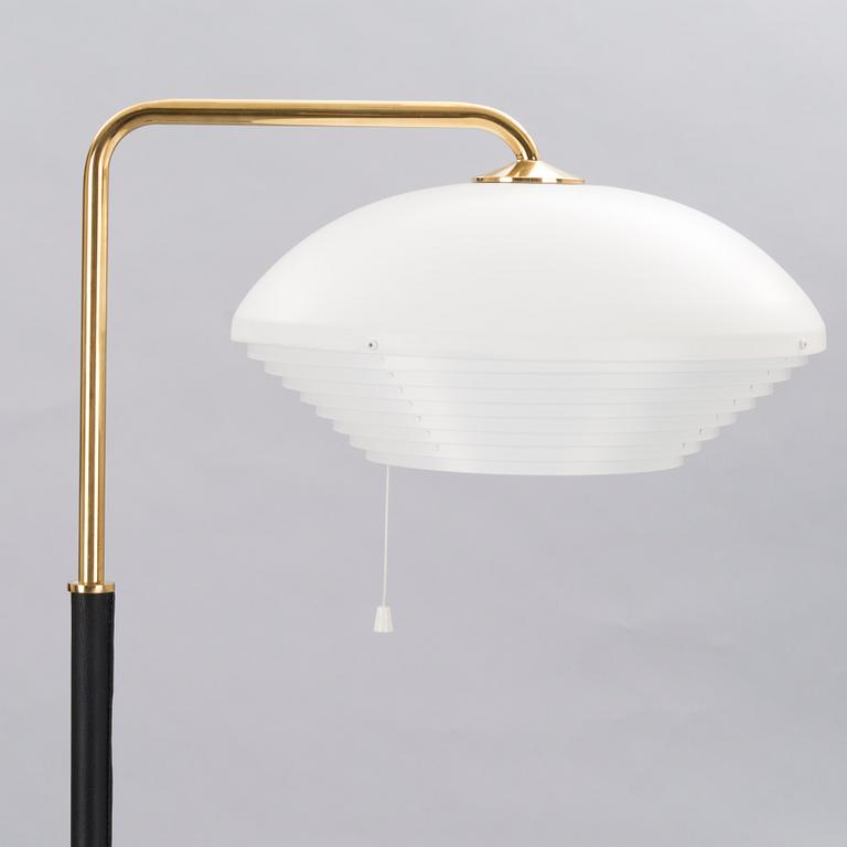 ALVAR AALTO, lattiavalaisin malli A811A, Artek 1900-luvun loppu.