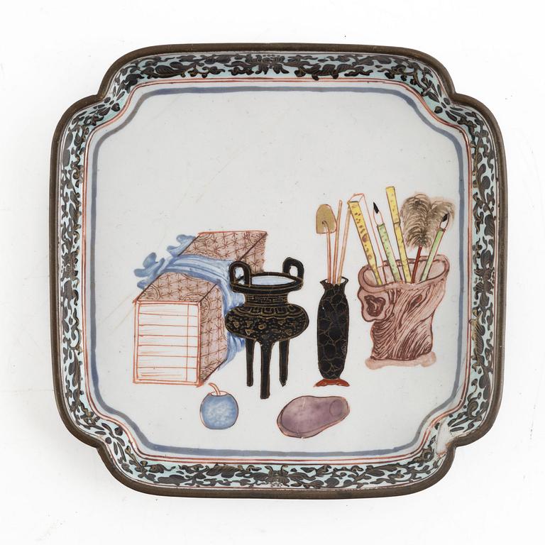 A Chinese enamel on copper coaster, Qing dynasty, around 1800.