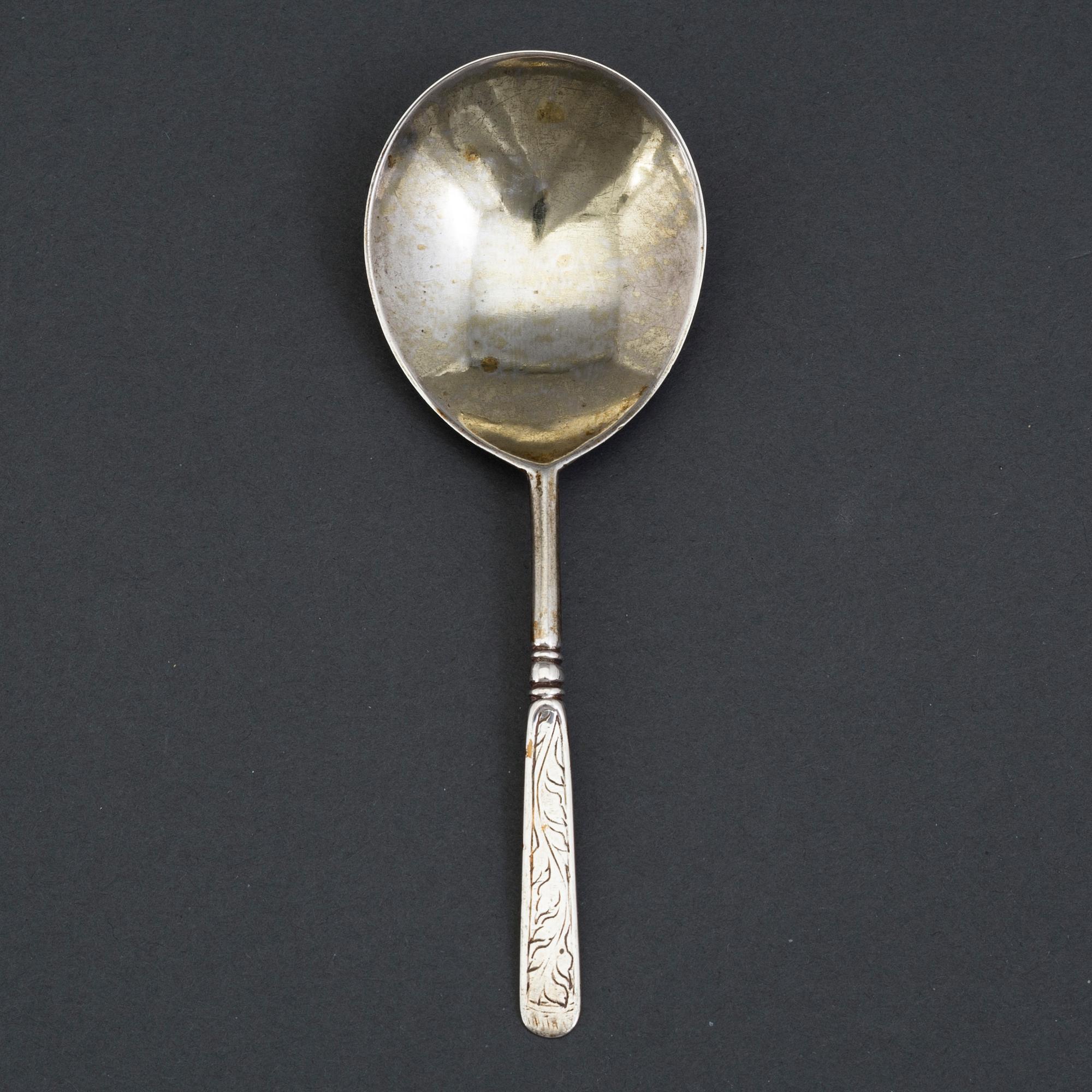 A Norwegian 17th century silver spoon, unmarked.