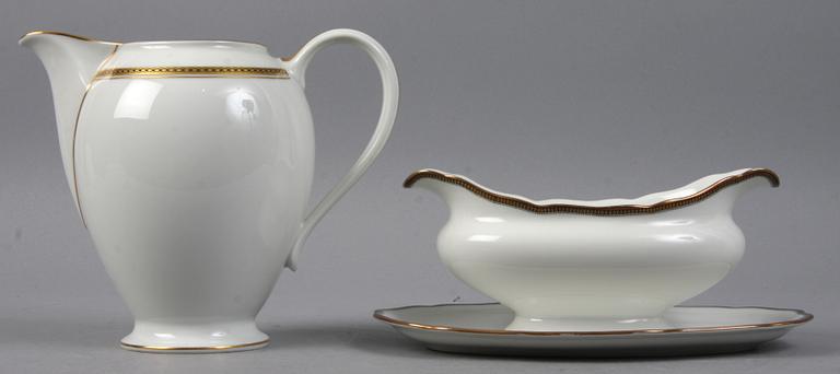 SERVISDELAR, 57 delar, porslin, "Madeleine", Hutchenreuter, 1900-talets andra hälft.
