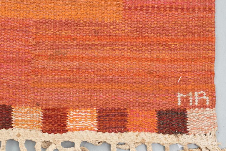 CARPET. "Fasad orange". Flat weave (rölakan). 253 x 175,5 cm. Signed AB MMF MR.