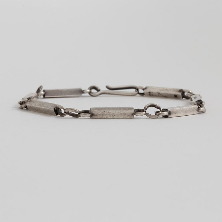 A bracelet by Wiwen Nilsson, Lund, 1941.