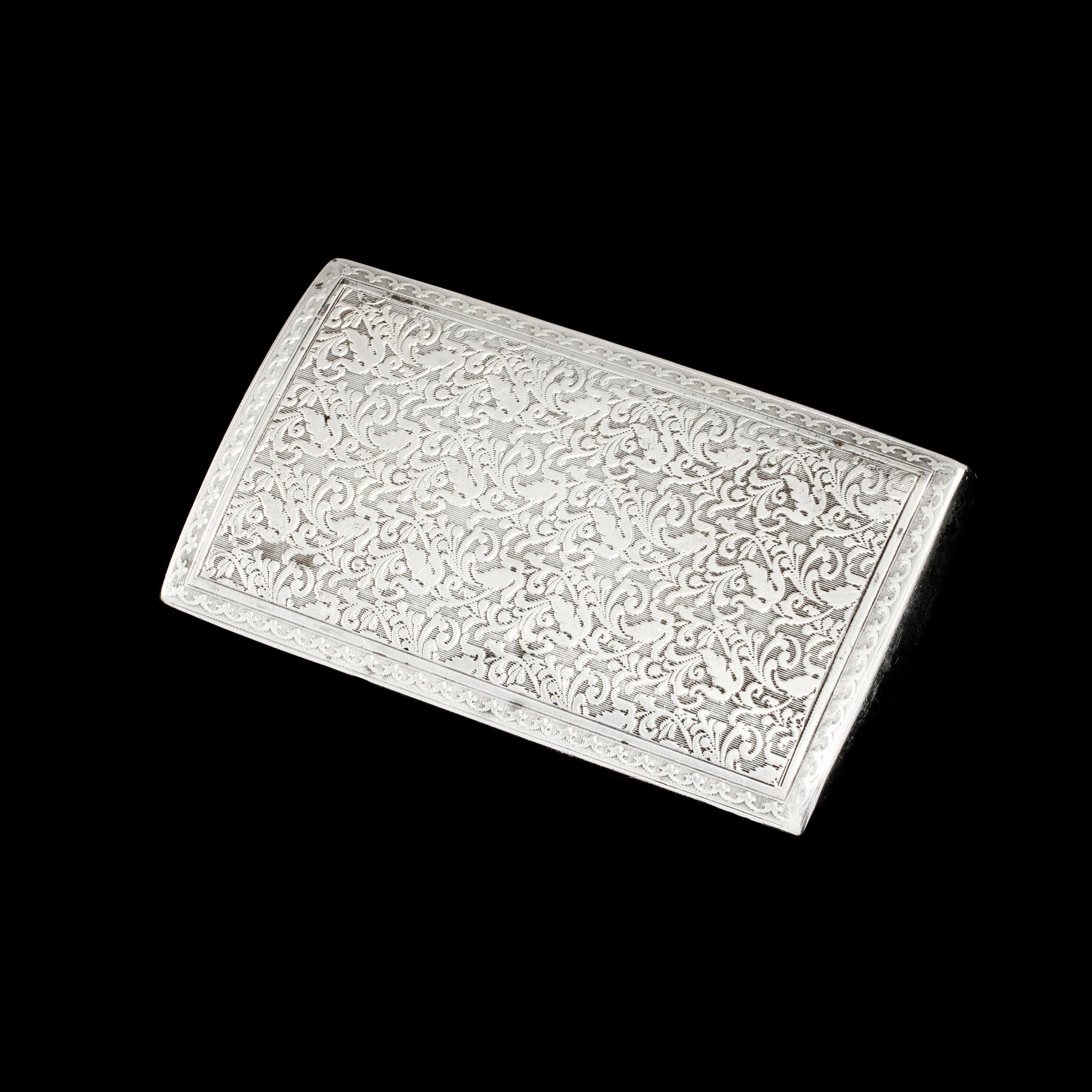 ETUI, silver, omkring sekelskiftet 1900. Vikt 97 g.
