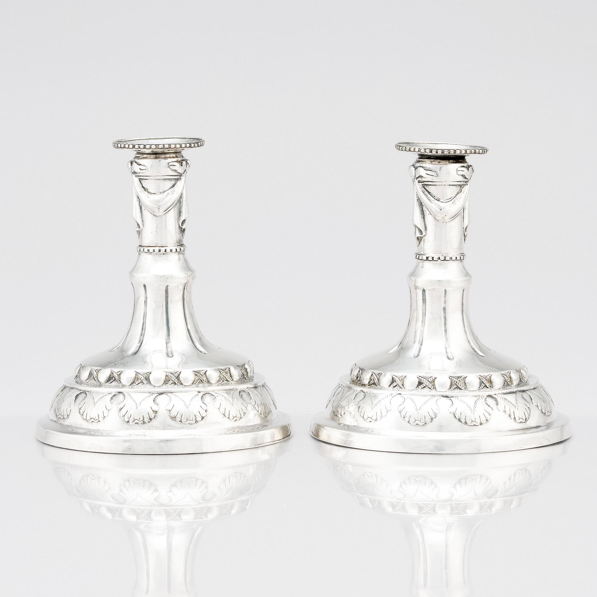Sigismund Novisadi d.y, ljusstakar, silver, ett par, Karlskrona 1780. Gustavianska.