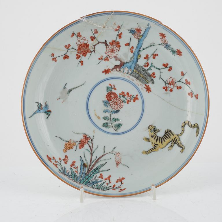 A dish decorated with a tiger, a ewer and a bowl, Qing dynasty, 18th Century.