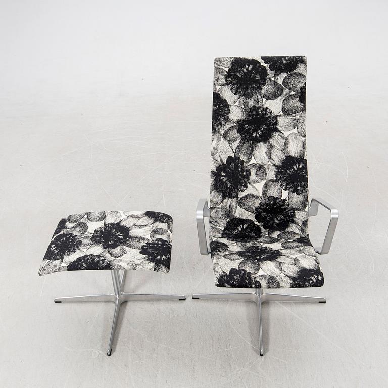 Arne Jacobsen, Stol med fotpall, Fritz Hansen, Danmark, 2000-tal.