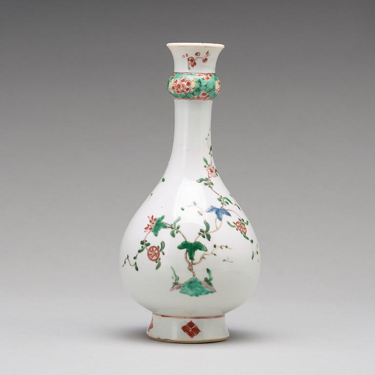 A famille verte vase, Qing dynasty, Kangxi (1662-1722).