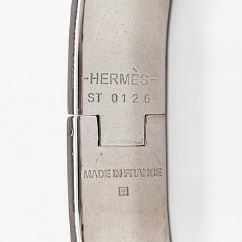 Hermès, armband, "Clic H PM", silverfärgad metall och vit emalj.