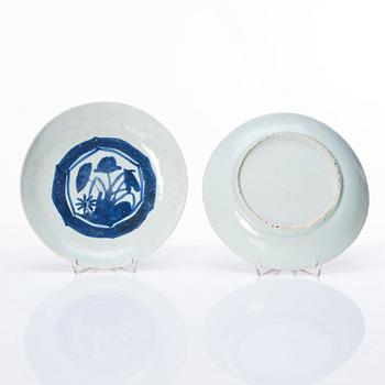 A set of five blue and white kraak dishes, Ming dynasty, Wanli (1572-1620).