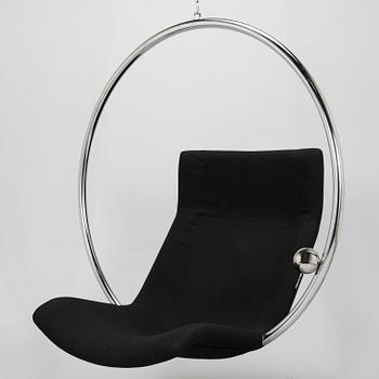 Eero Aarnio, nojatuoli/riipputuoli, "Ring Chair". Malli muotoiltu 2009.